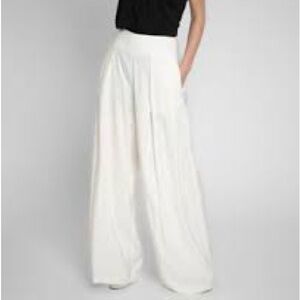 NWT SIZE 12 Bar III White Wide Leg Cropped Pants